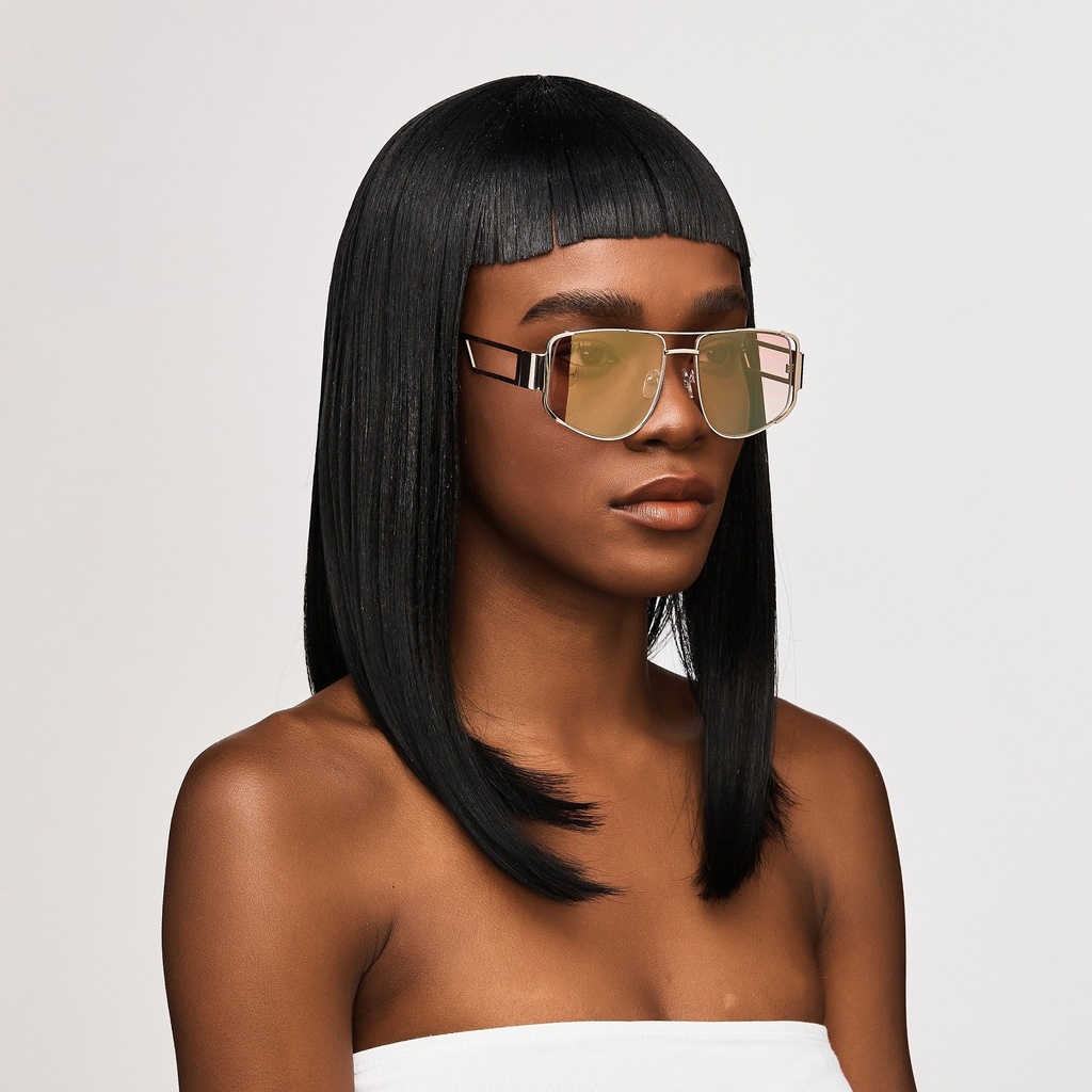 MADSHADE_SUN53_Application_Model_Side_May022022_1.jpg