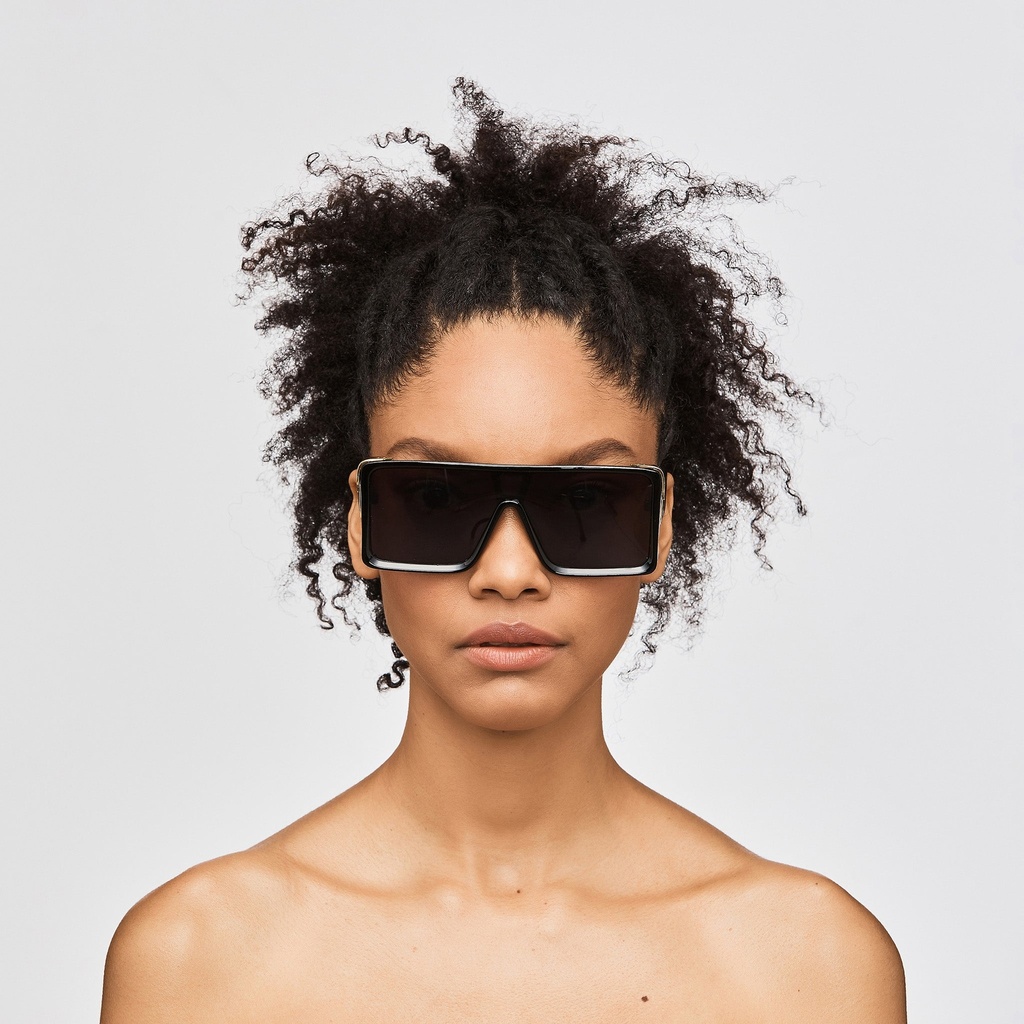 MADSHADE_SUN01_Application_Model_Front_May022022.jpg