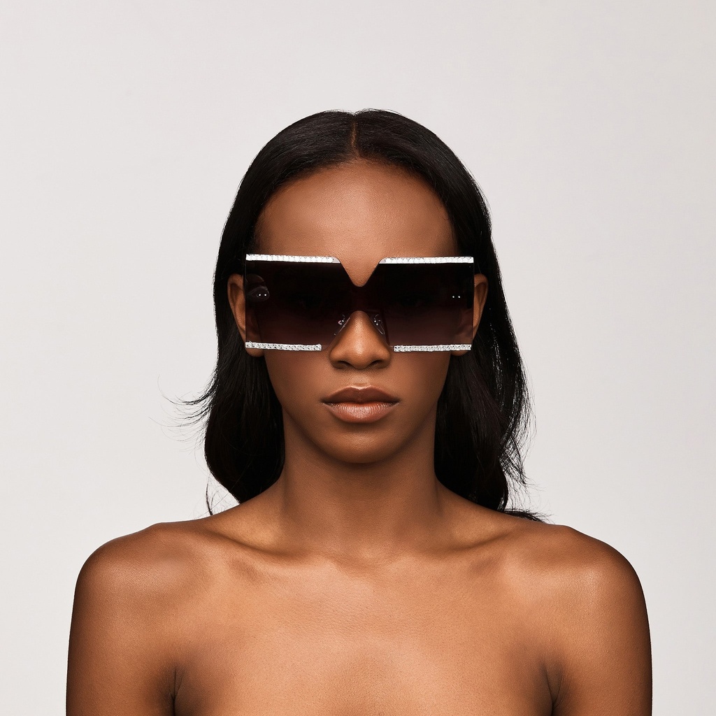 MADSHADE_SUN43_Application_Model_Front_May022022.jpg